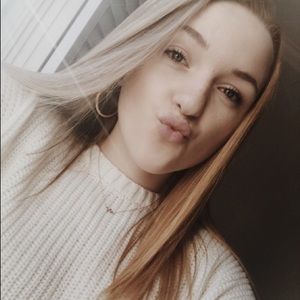 Meet your Posher, Katelyn